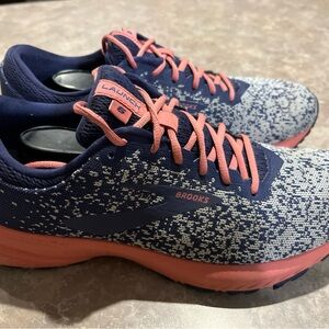BROOKS LAUNCH RUNNING SHOES WOMENS SIZE 10